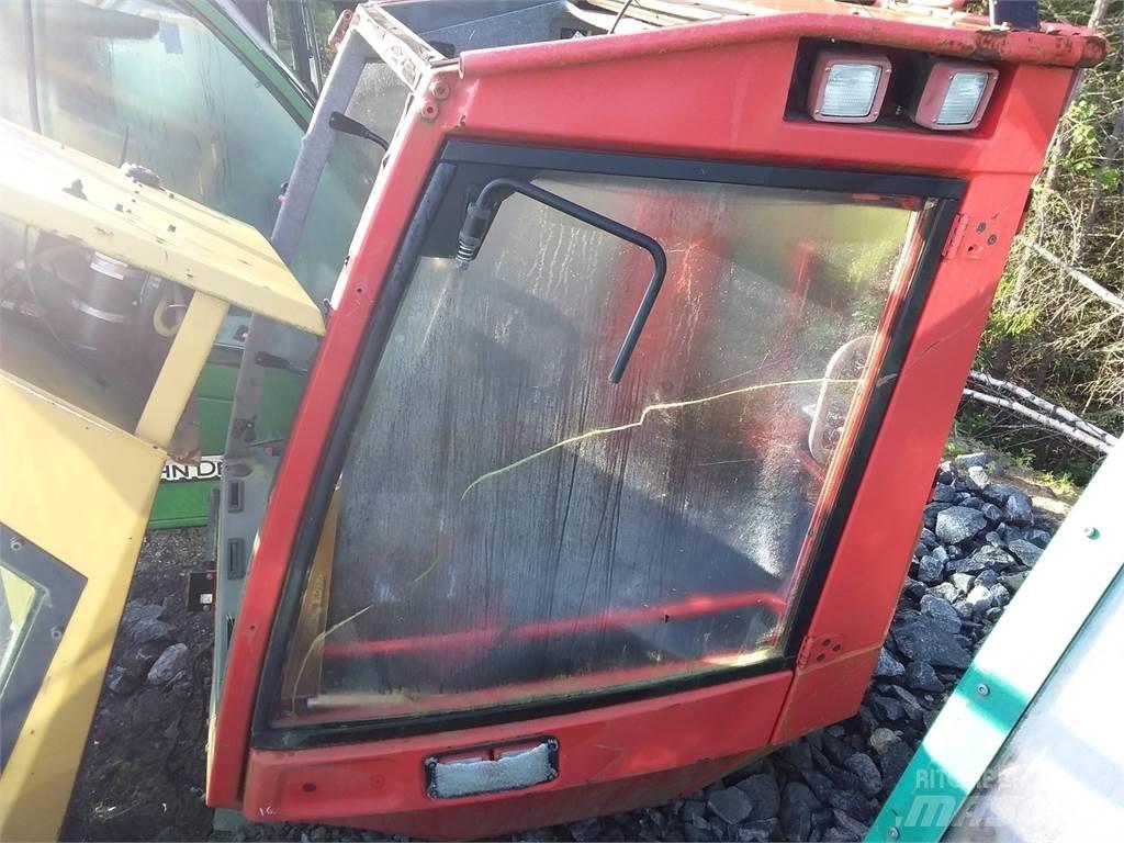 Komatsu 911.5 キャビン及び内装