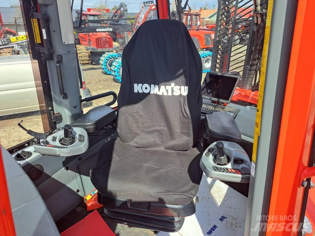 Komatsu 845 フォワーダー