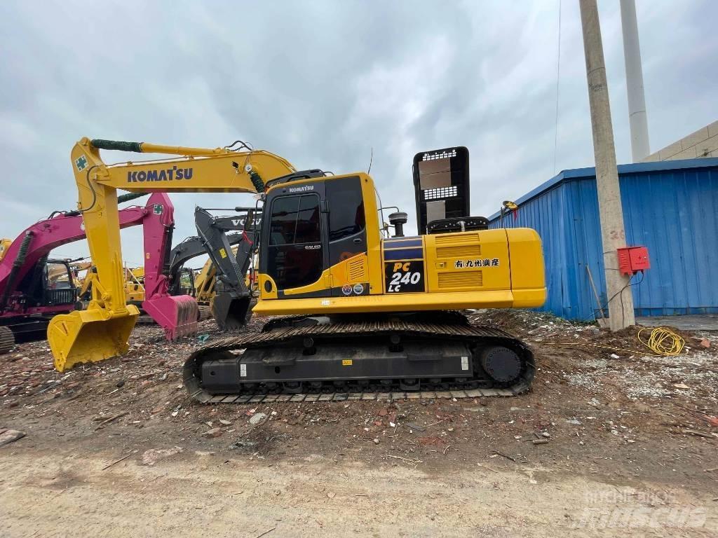 Komatsu PC 240-8 大型油圧ショベル12t以上（パワーショベル・ユンボ）