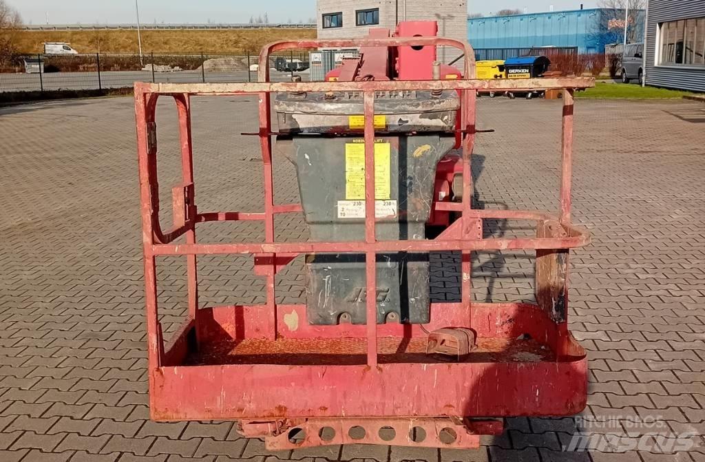 JLG E 400 AJPN ブームリフト　屈伸型