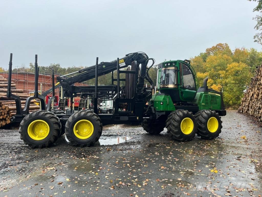 John Deere 1110 E フォワーダー