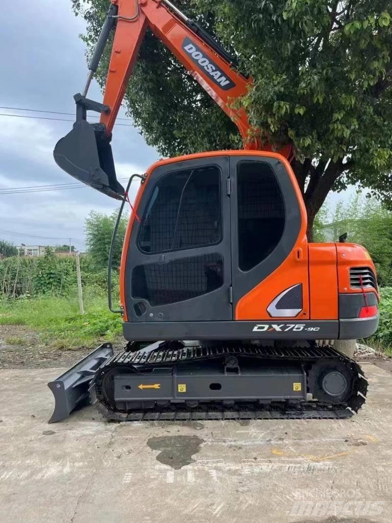 Doosan DX75-9C 中型油圧ショベル 7ｔ-12ｔ（ユンボ・パワーショベル・バックホー）