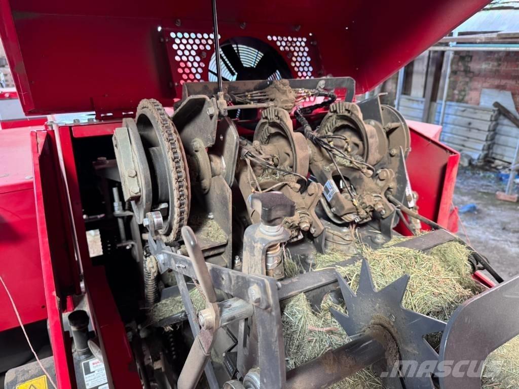 Massey Ferguson 1842 スクエアベーラー