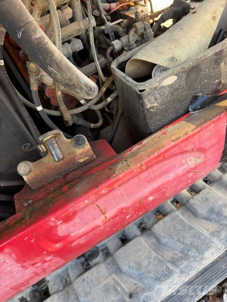 Takeuchi TB260 ミニ油圧ショベル 7t以下（ミニユンボ・ミニディガー）