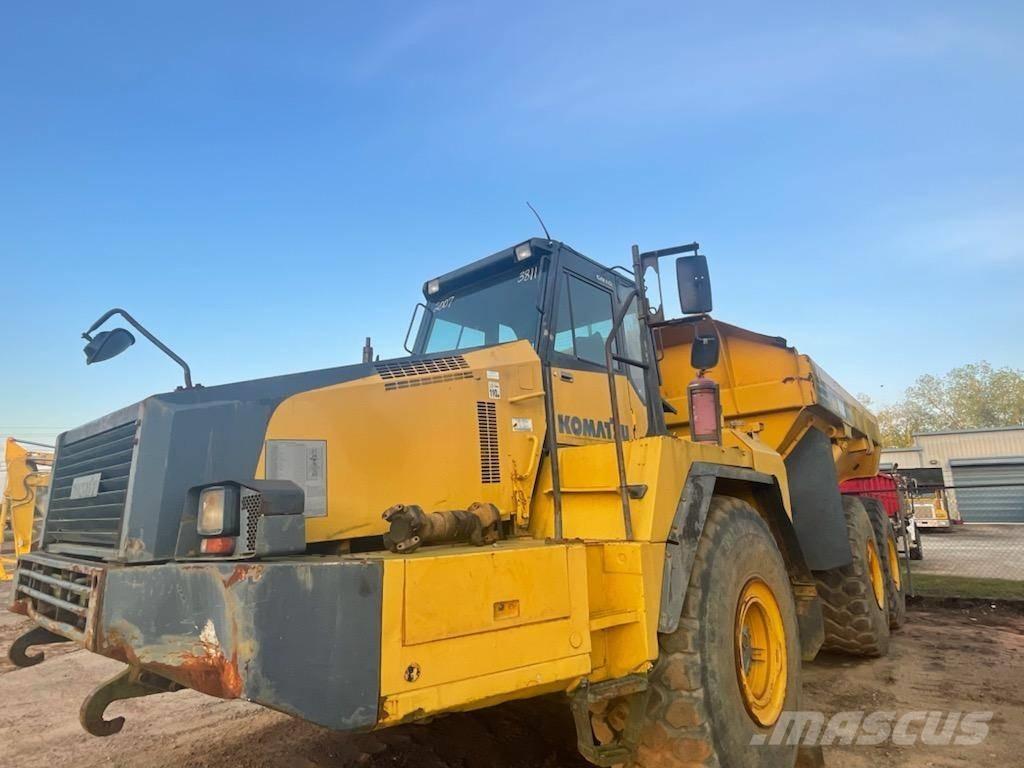 Komatsu HM 400-2 アーティキュレート式ダンプトラック