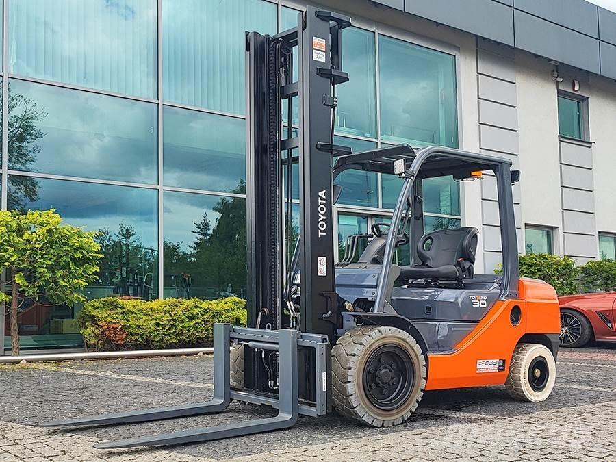 Toyota 02-8FDF30 ディーゼル・軽油