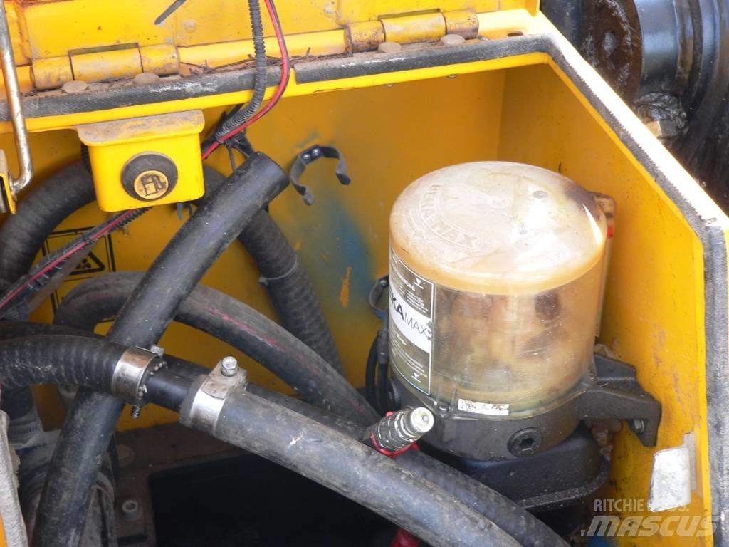 JCB JS 131LC+ 大型油圧ショベル12t以上（パワーショベル・ユンボ）