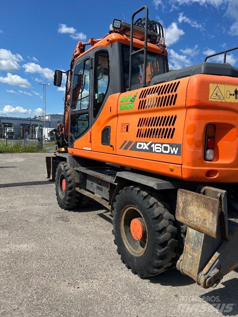 Doosan DX 160 W-3 ホイール式油圧ショベル（パワーショベル・ユンボ・バックホー）