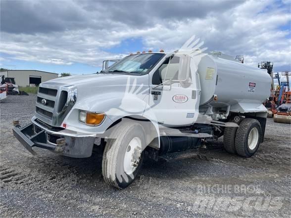 Ford F750 XL 給水車
