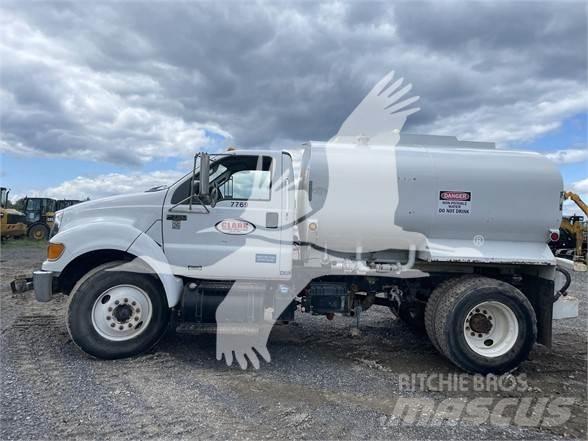 Ford F750 XL 給水車