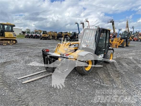 JCB 525-60 テレスコーピックハンドラー