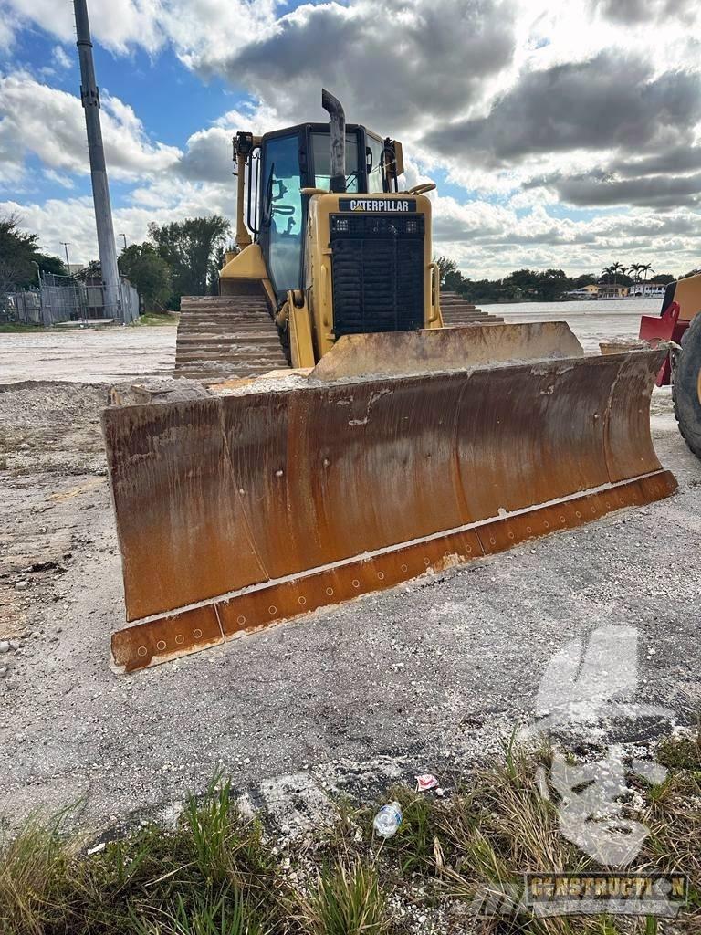 CAT D 6 N ブルドーザー
