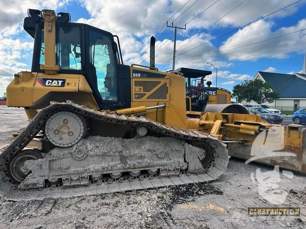 CAT D 6 N ブルドーザー