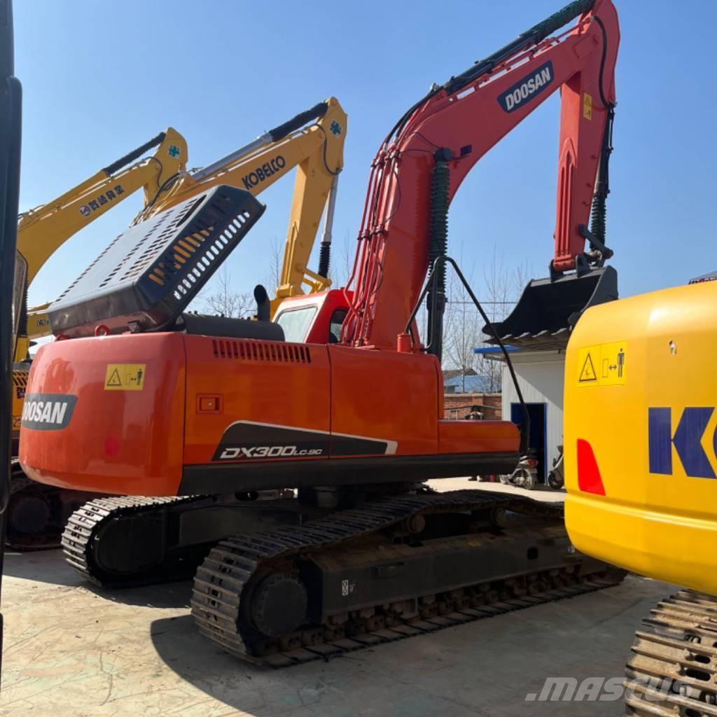 Doosan DX 300 大型油圧ショベル12t以上（パワーショベル・ユンボ）