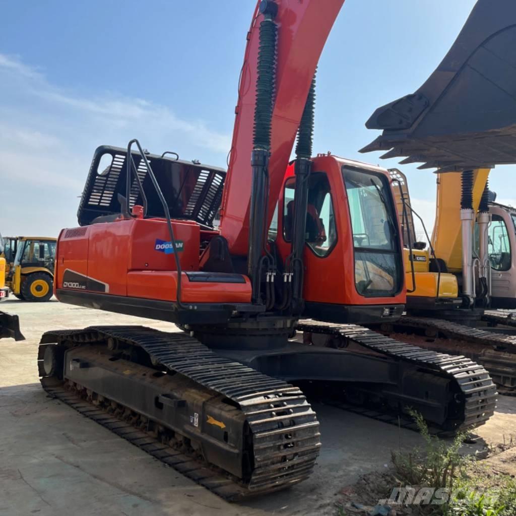 Doosan DX 300 大型油圧ショベル12t以上（パワーショベル・ユンボ）
