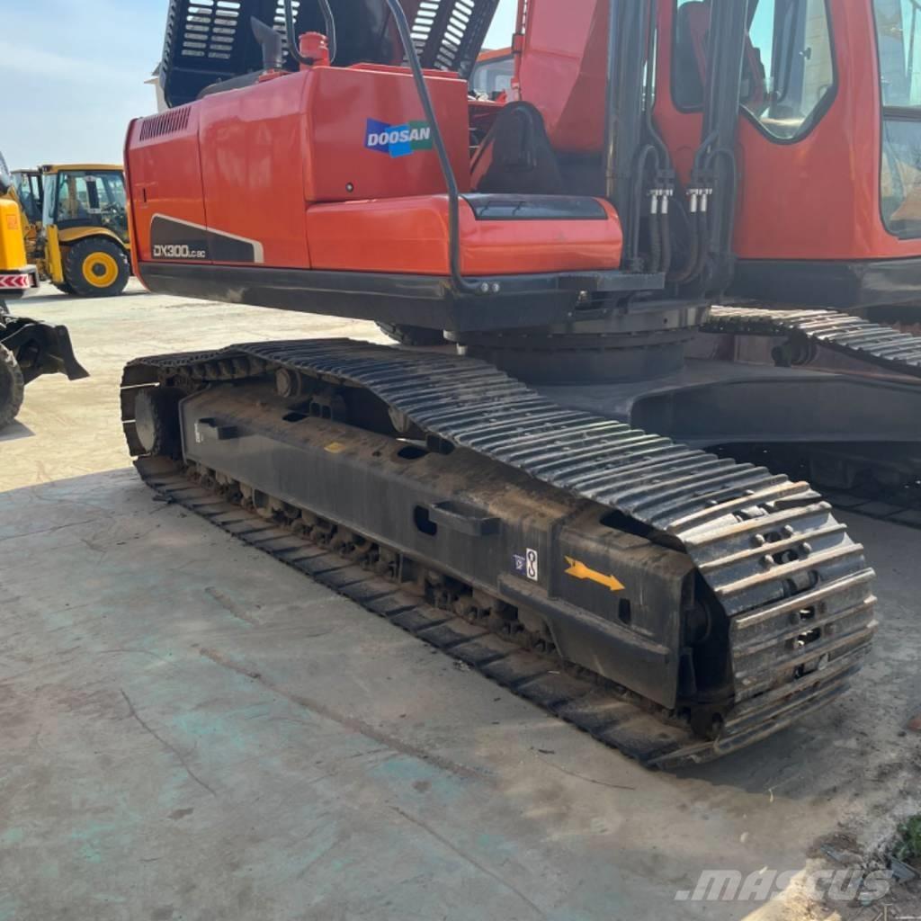 Doosan DX 300 大型油圧ショベル12t以上（パワーショベル・ユンボ）
