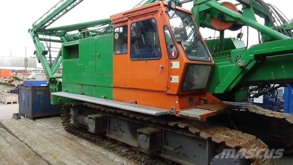 Hitachi KH 180-3 GLS 杭打ち機