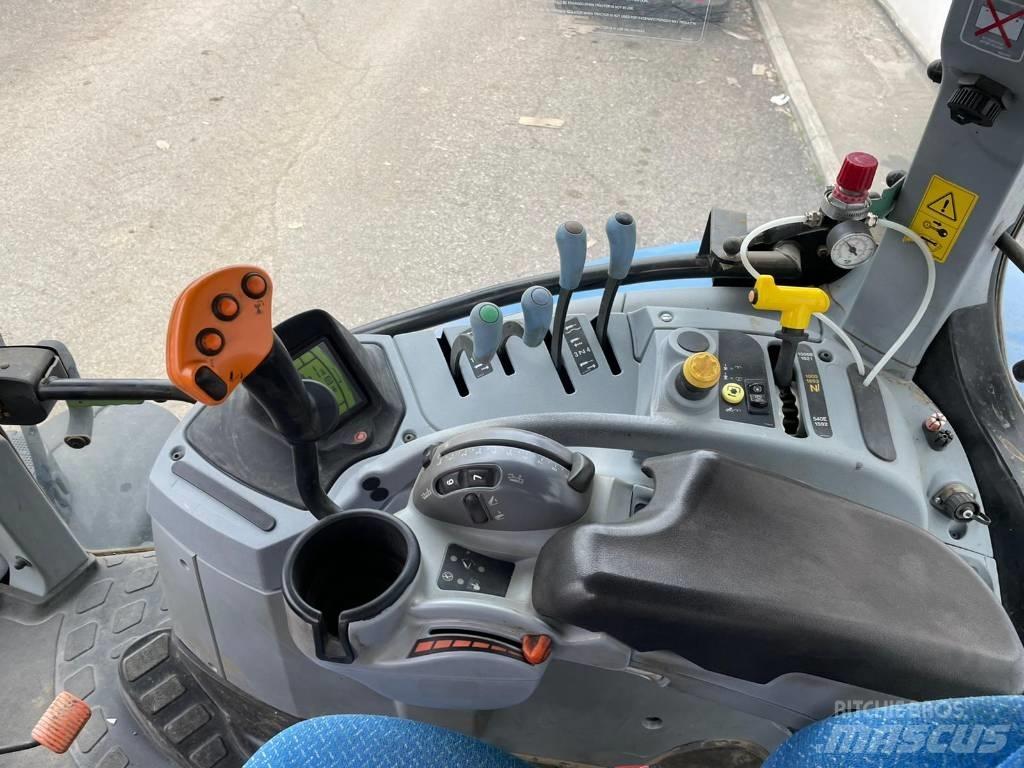New Holland T 7.210 トラクター