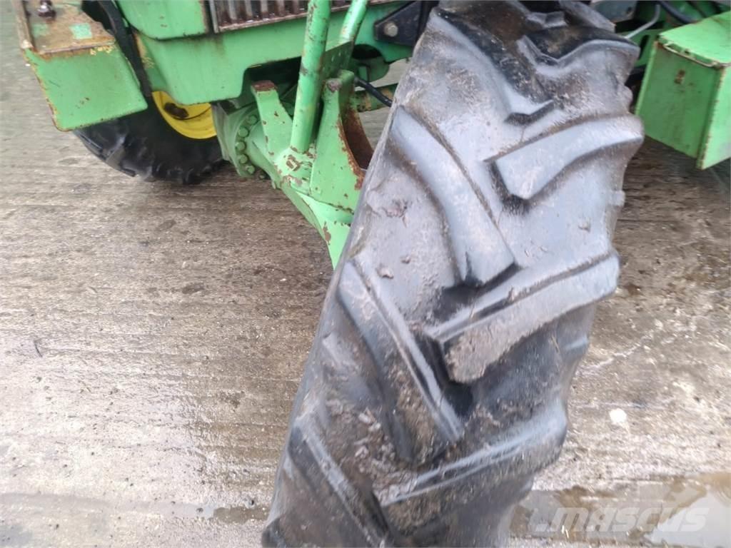 John Deere 1850 トラクター