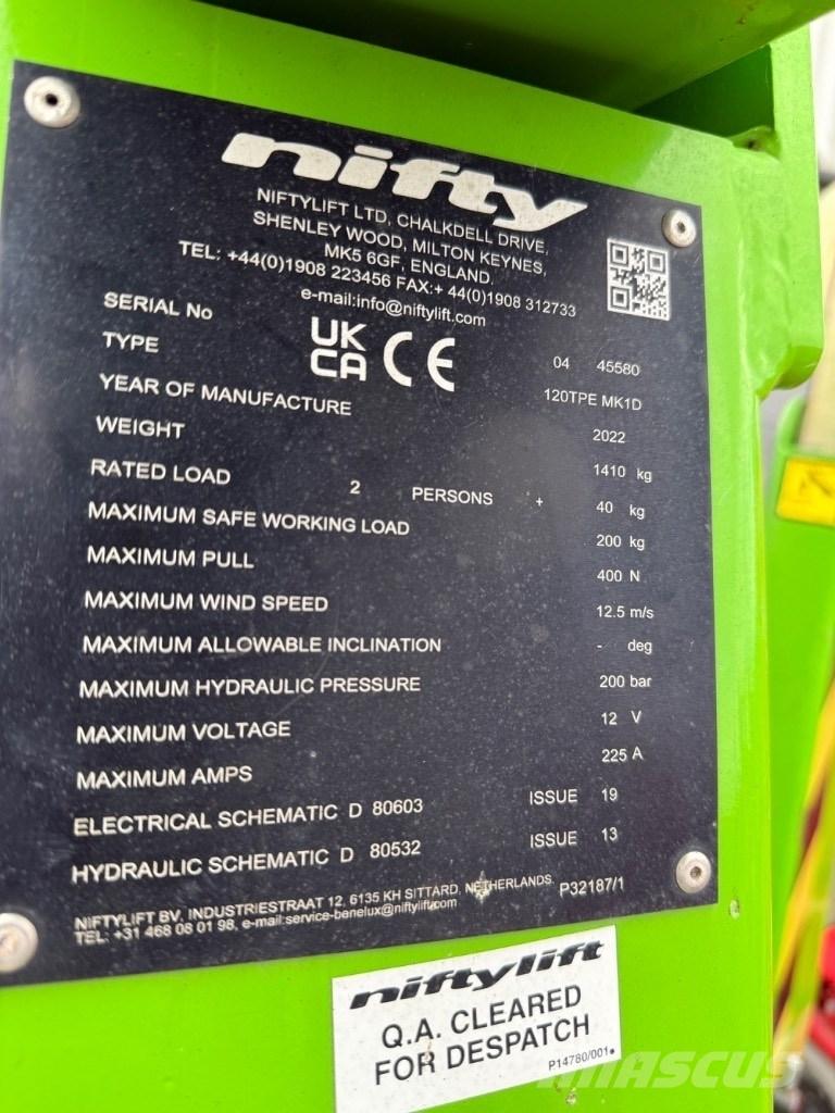 Niftylift 120TPE 高所作業台付トレーラー