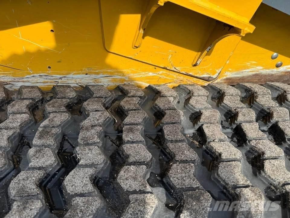 John Deere 317G スキッドステアローダー