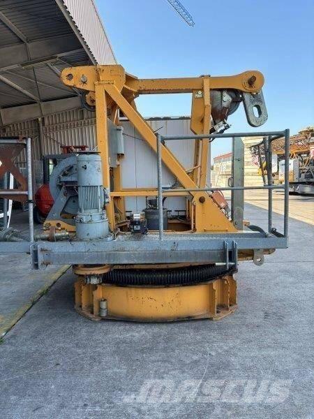 Liebherr 130 EC-B 6 タワークレーン