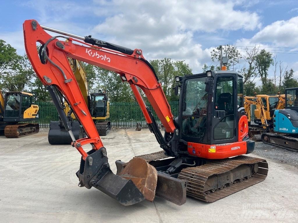 Kubota KX 057-4 ミニ油圧ショベル 7t以下（ミニユンボ・ミニディガー）