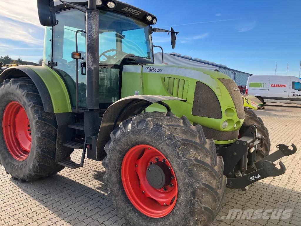 CLAAS Ares 697 ATZ トラクター