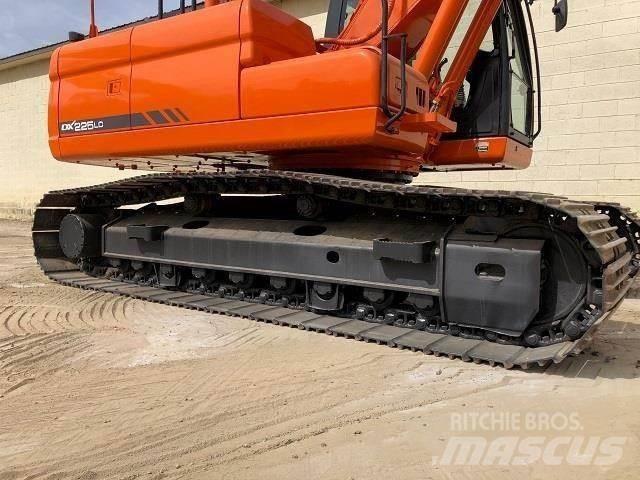 Doosan dx225 大型油圧ショベル12t以上（パワーショベル・ユンボ）