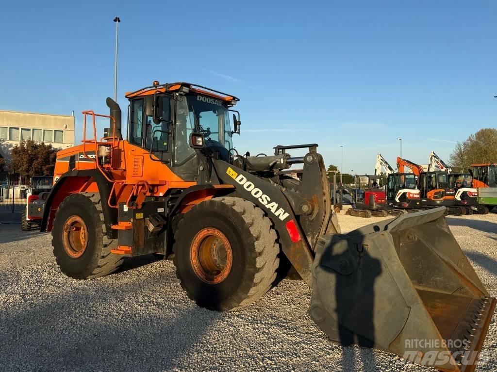 Doosan DL 300-5 ホイールローダー・タイヤショベル