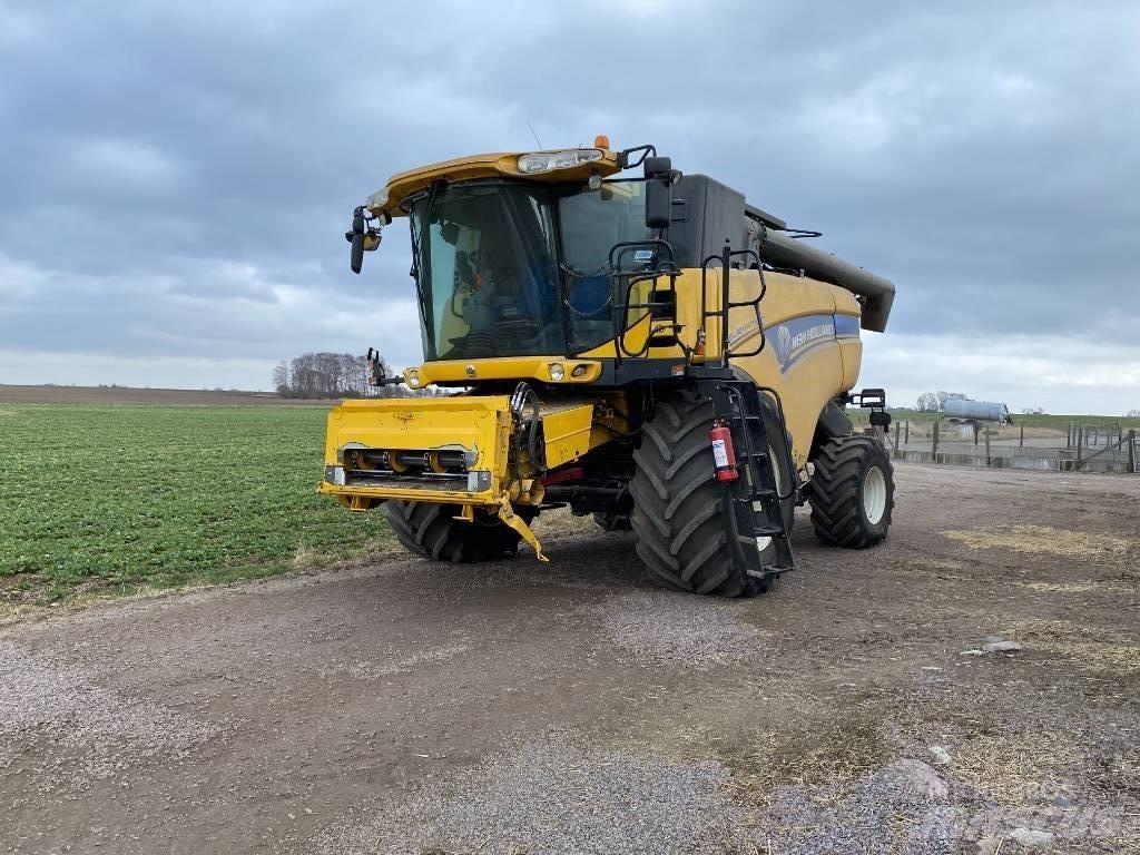 New Holland CX 8090 コンバイン