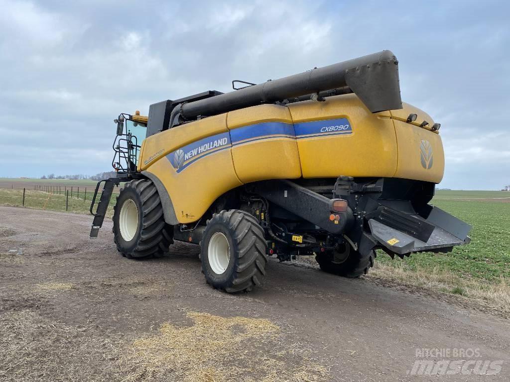 New Holland CX 8090 コンバイン