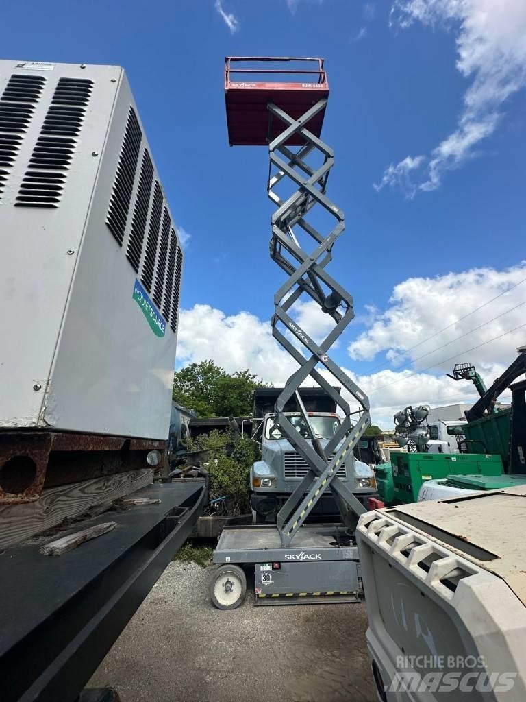 JLG 32 Lift シザースリフト
