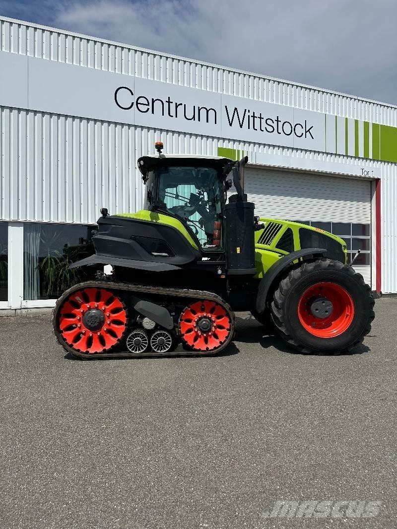 CLAAS Axion 960 TT クローラクレーン
