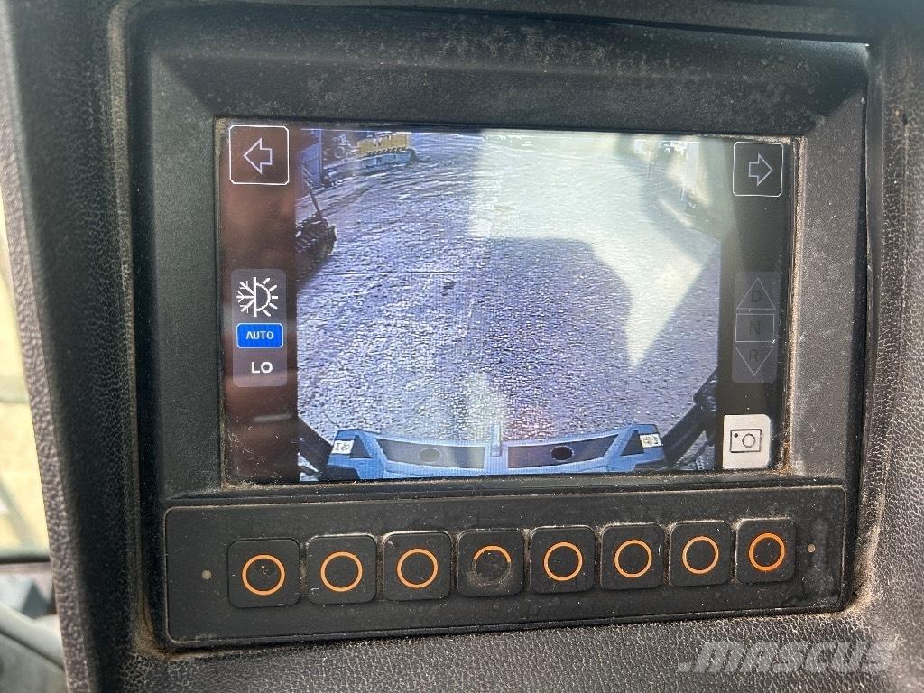 Fuchs MHL 250 廃棄物並び替え設備