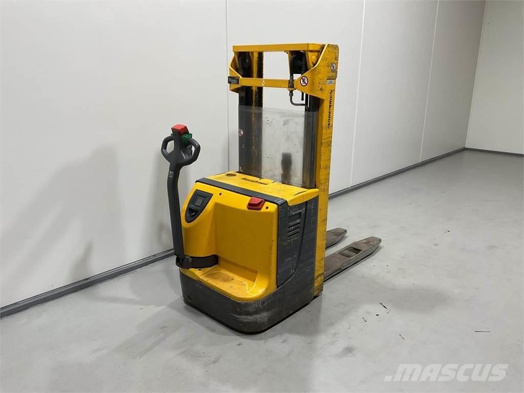 Jungheinrich EJC12 自走式スタッカー