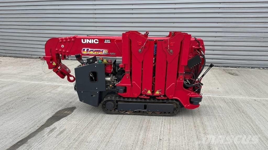 Unic URW 295 ミニクレーン