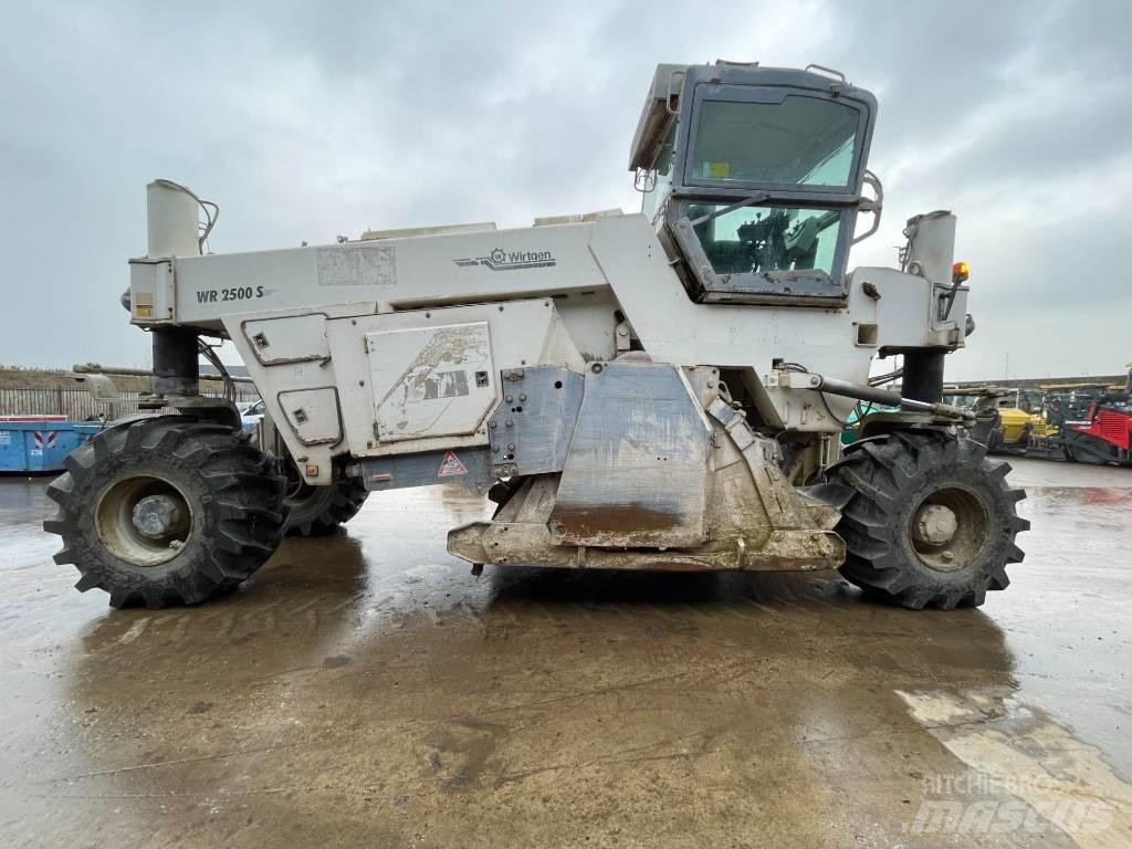 Wirtgen WR 2500S アスファルトリサイクルマシン