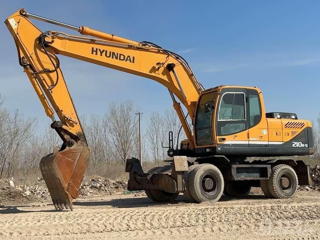 Hyundai R210W-9 ホイール式油圧ショベル（パワーショベル・ユンボ・バックホー）