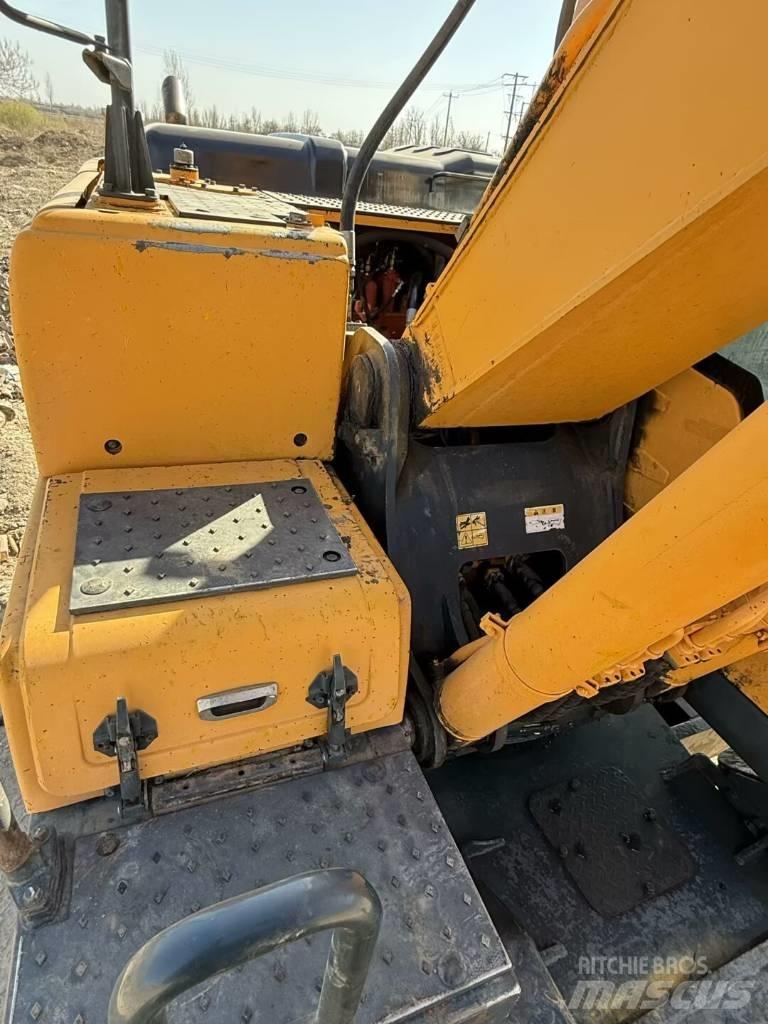 Hyundai R210W-9 ホイール式油圧ショベル（パワーショベル・ユンボ・バックホー）