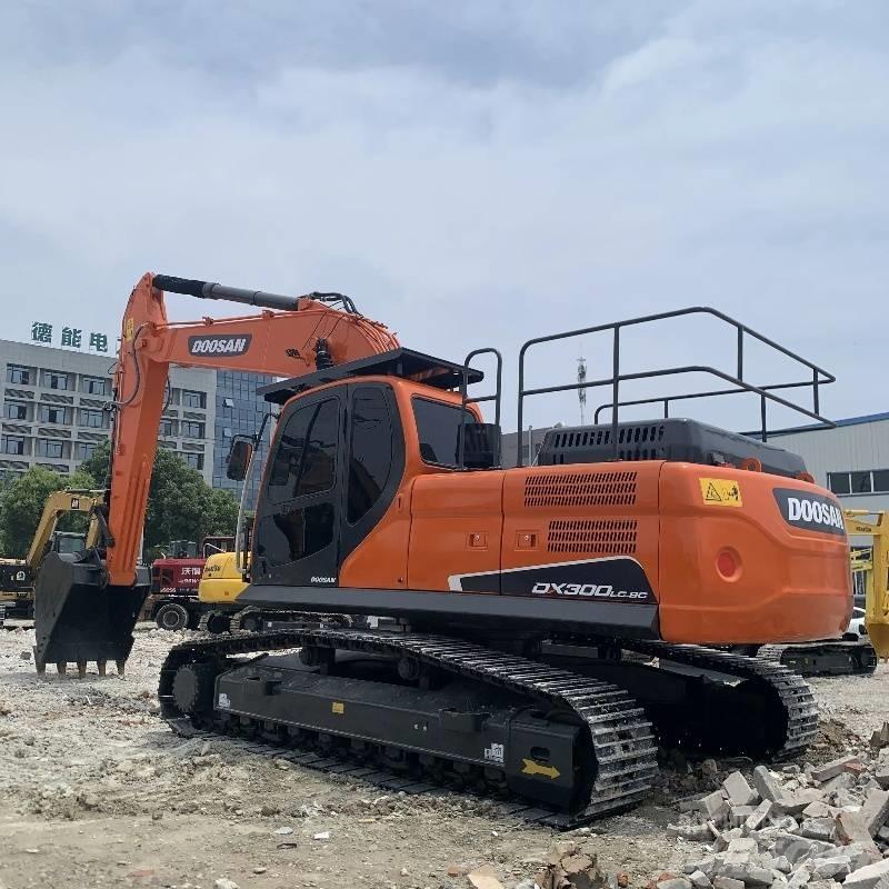 Doosan DX 300 大型油圧ショベル12t以上（パワーショベル・ユンボ）