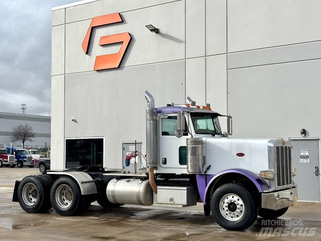 Peterbilt 388 中古トラクターヘッド | トレーラーヘッド
