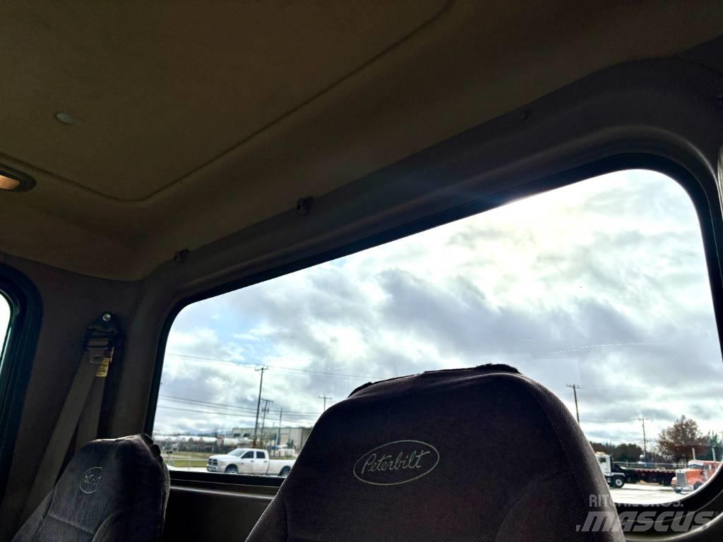 Peterbilt 388 中古トラクターヘッド | トレーラーヘッド