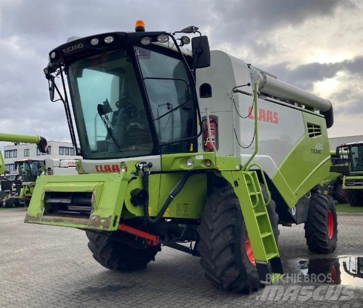 CLAAS TUCANO 430 コンバイン