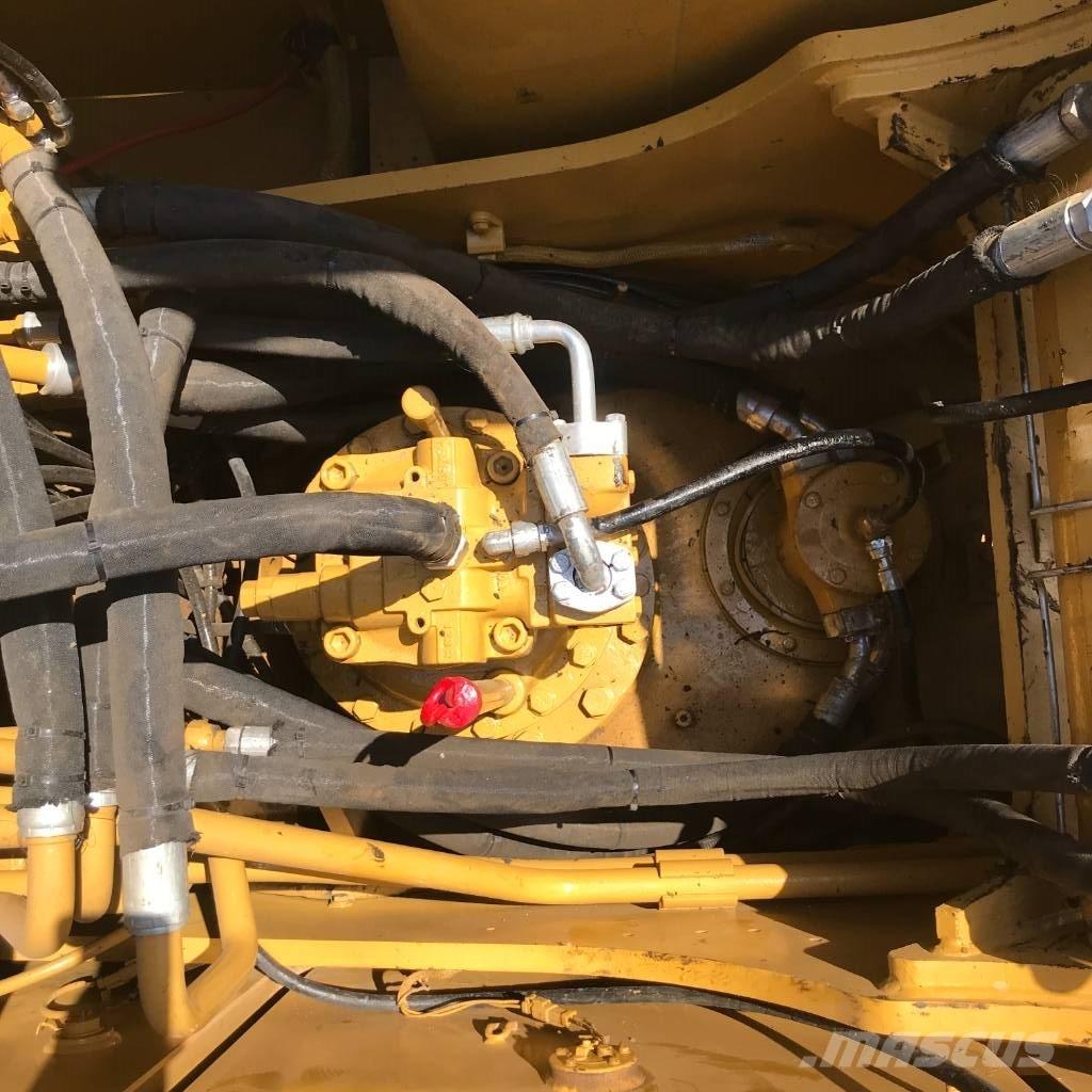 CAT 320 D 水陸両用油圧ショベル、ユンボ