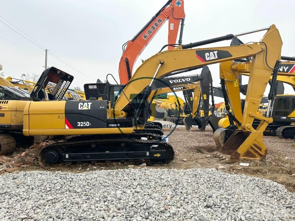 CAT 325 D2 大型油圧ショベル12t以上（パワーショベル・ユンボ）