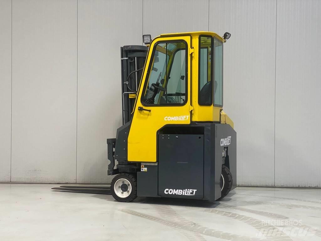 Combilift CBE2500 全方向リーチ型フォークリフト