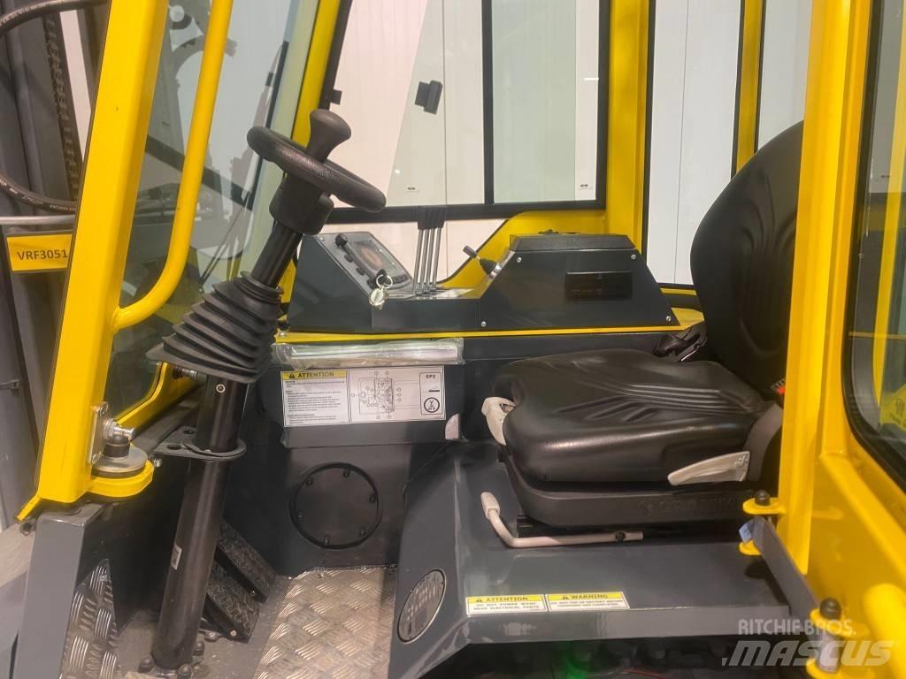 Combilift CBE2500 全方向リーチ型フォークリフト