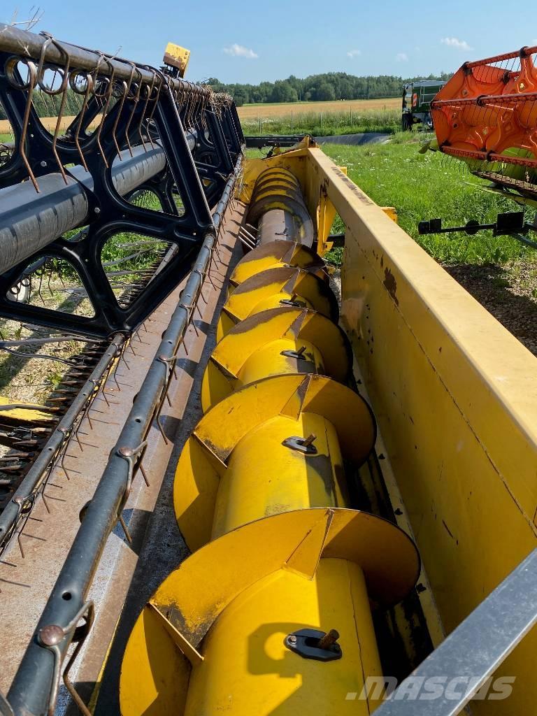 New Holland CX 8070 コンバイン
