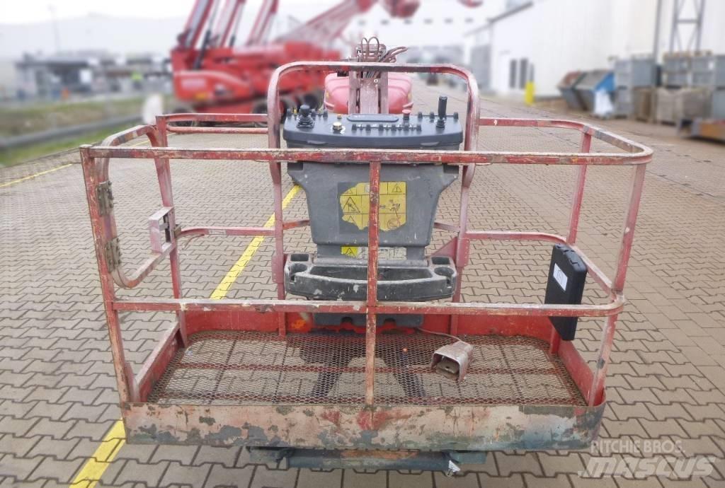 JLG E 600 JP ブームリフト　屈伸型
